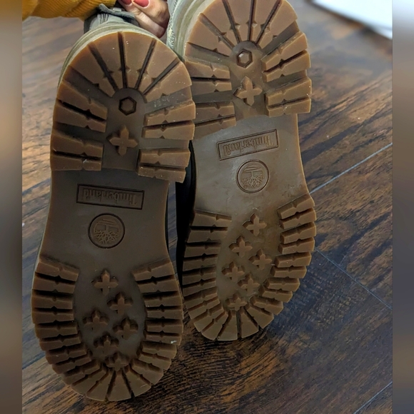 Timberland Courmayeur Valley Women's Chelsea Boots - like new! - Picture 3 of 6